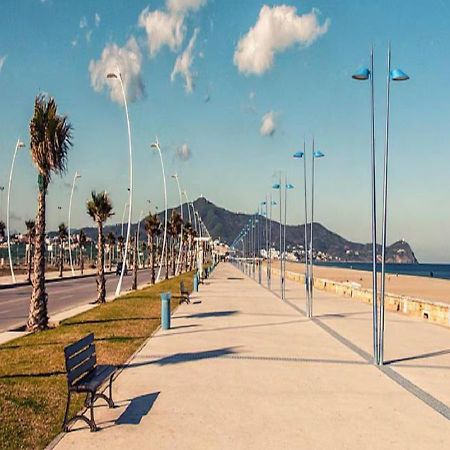 Appartement Martil 3 Chambres Proche De Centre Ville 5Mn A Pied Et La Plage 10Mn A Pied Et 10Mn De Aeroport Tetouan En Voiture 외부 사진
